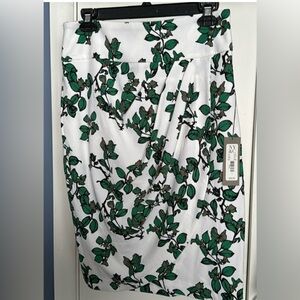 Eva Mendes Skirt New York and Company Size 8 Career tulip